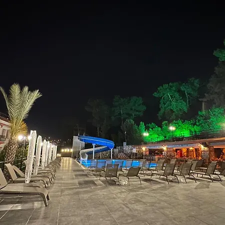 Hotel Casa De Levissi 3*
